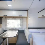 Nomade Caravan Kamp alanı *