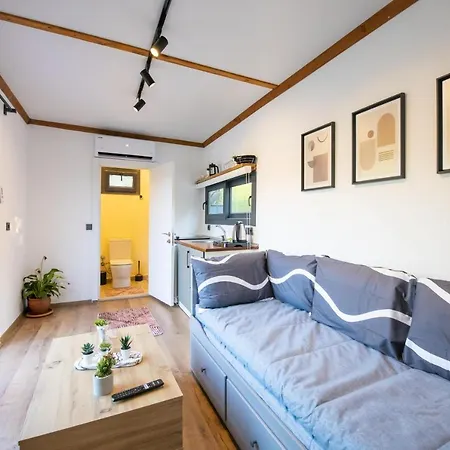 キャンプ場 Nomade Caravan フェティエ