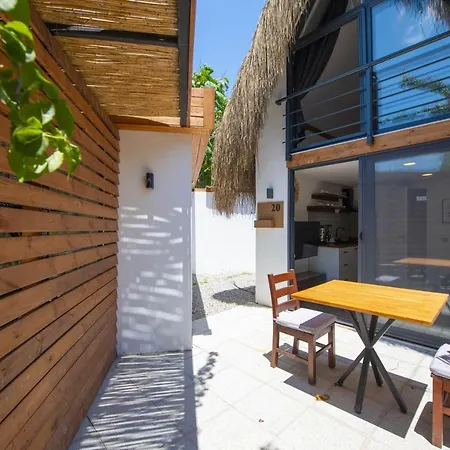 Nomade Caravan キャンプ場 *