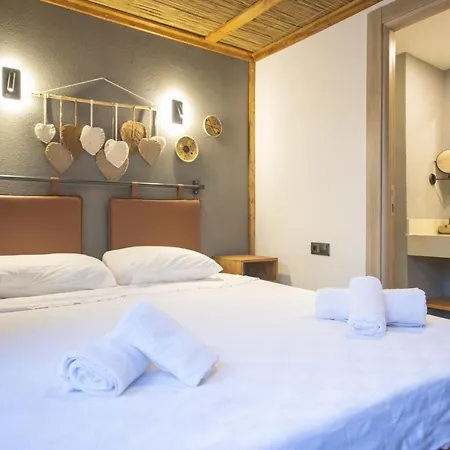 Nomade Caravan Camping Campeggio