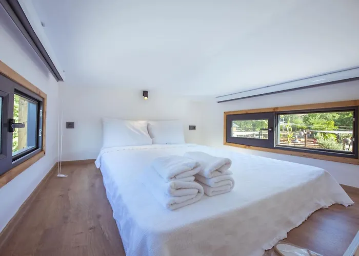 Campsite Nomade Caravan