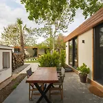 Nomade Caravan 페티예