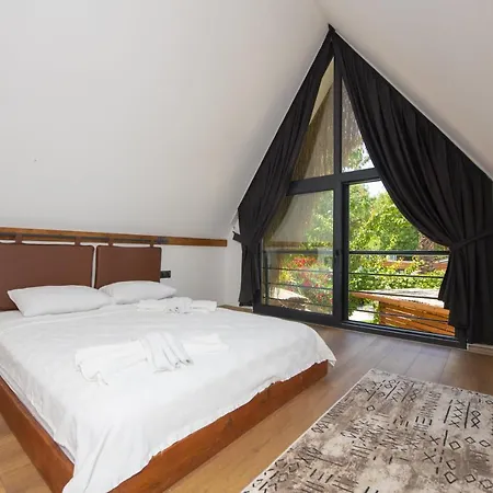 Nomade Caravan Camping Campsite